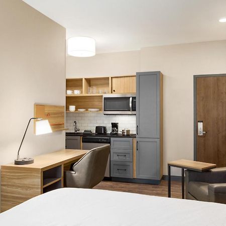 Candlewood Suites Miami - Doral By Ihg Tamiami Exterior photo