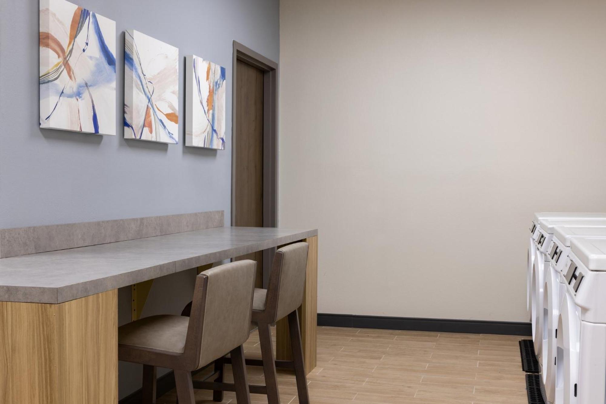 Candlewood Suites Miami - Doral By Ihg Tamiami Exterior photo