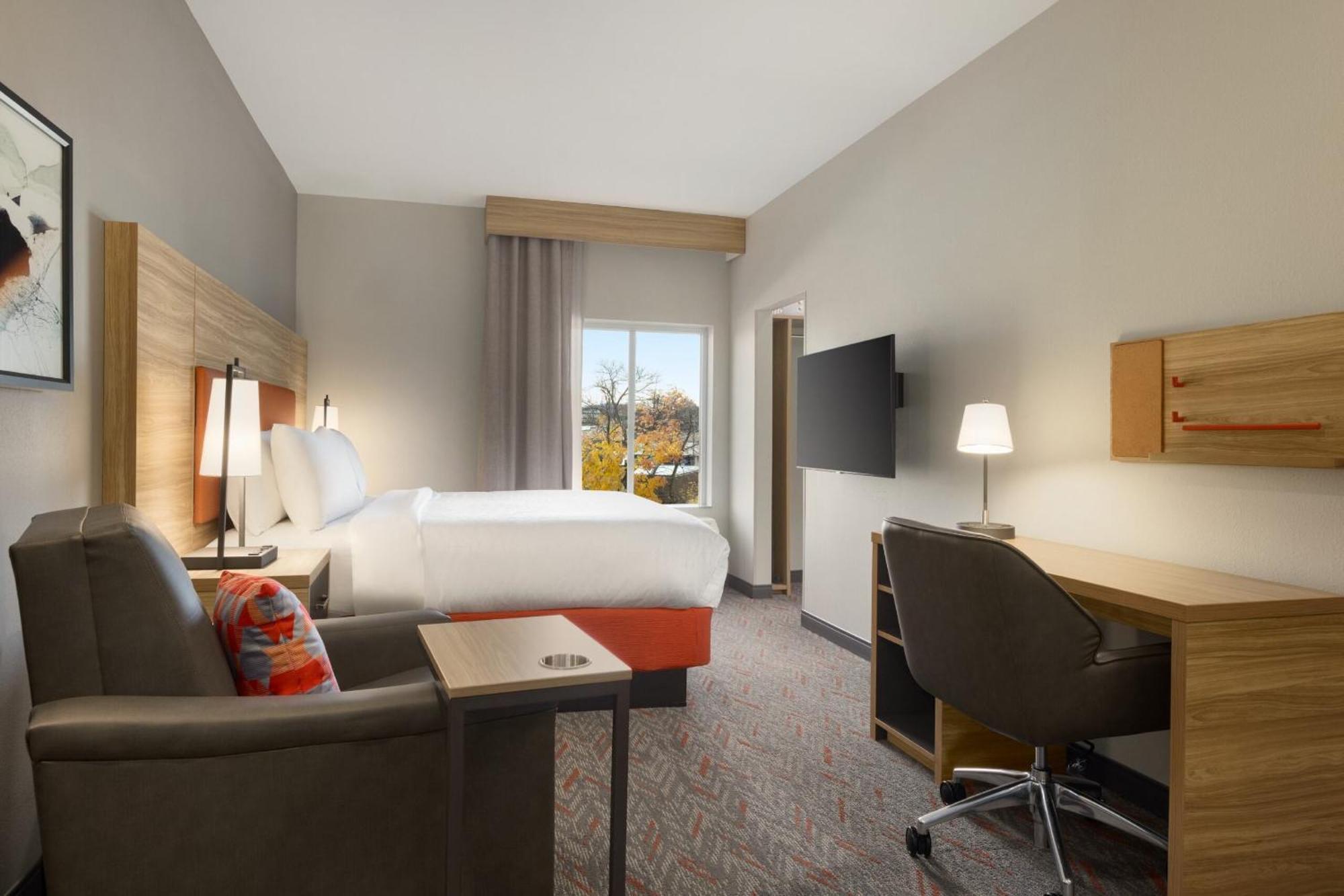 Candlewood Suites Miami - Doral By Ihg Tamiami Exterior photo