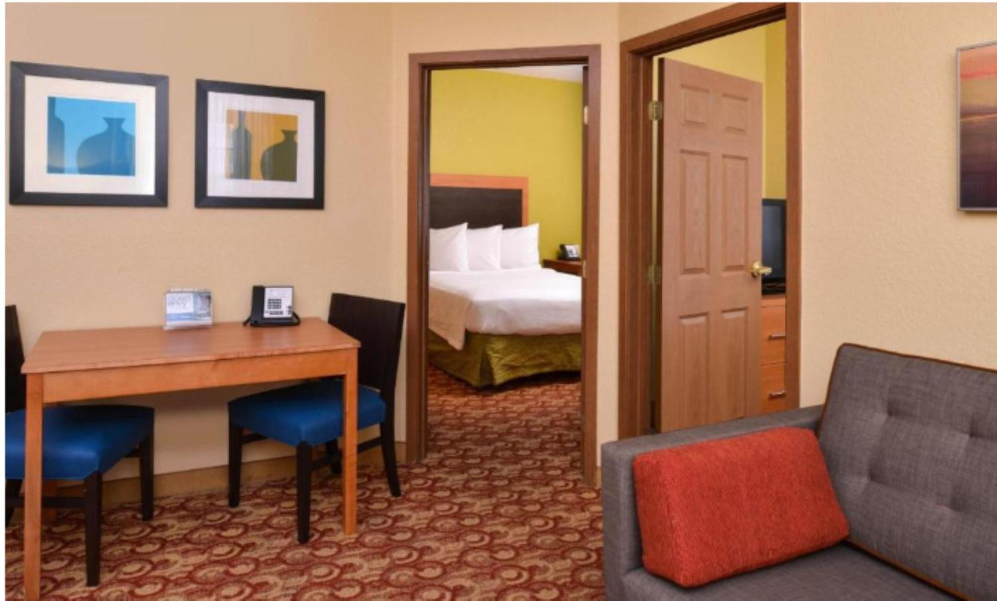 Candlewood Suites Miami - Doral By Ihg Tamiami Exterior photo
